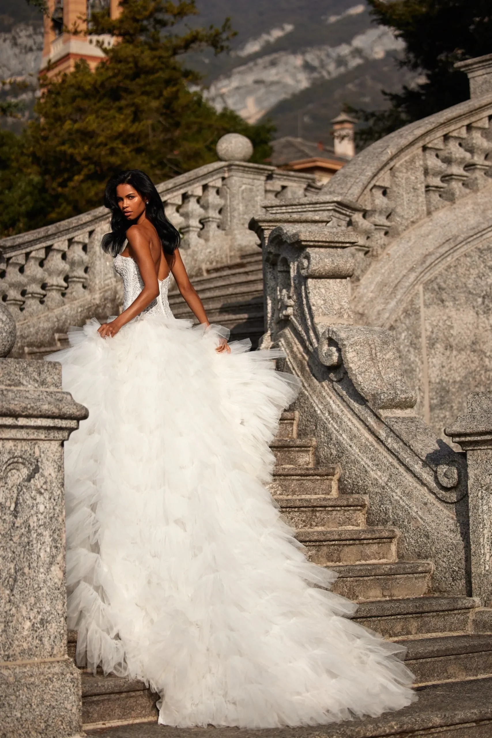 81112